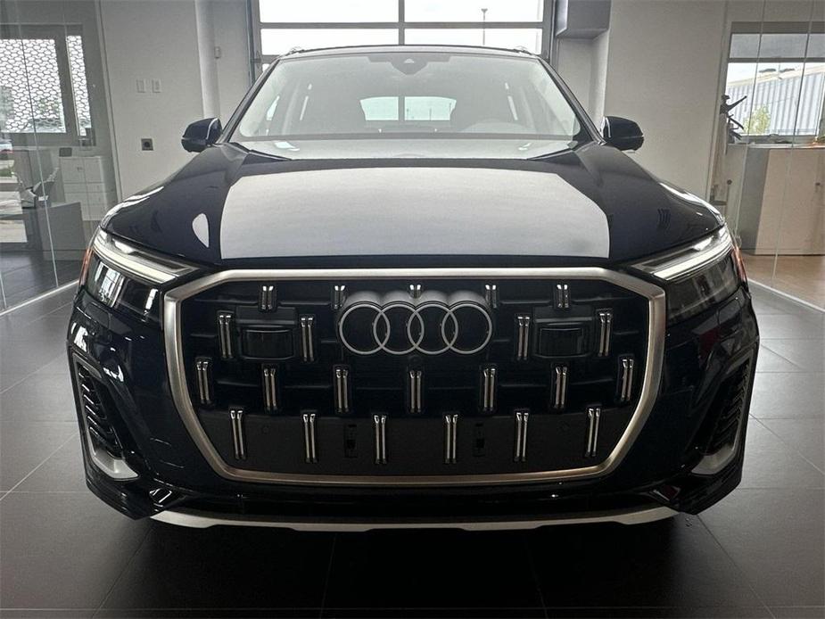 new 2025 Audi Q7 car, priced at $70,400