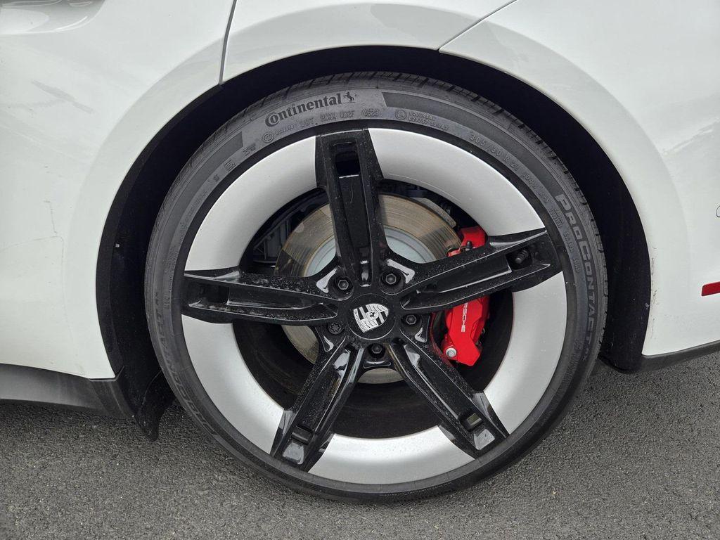 new 2025 Porsche Taycan car