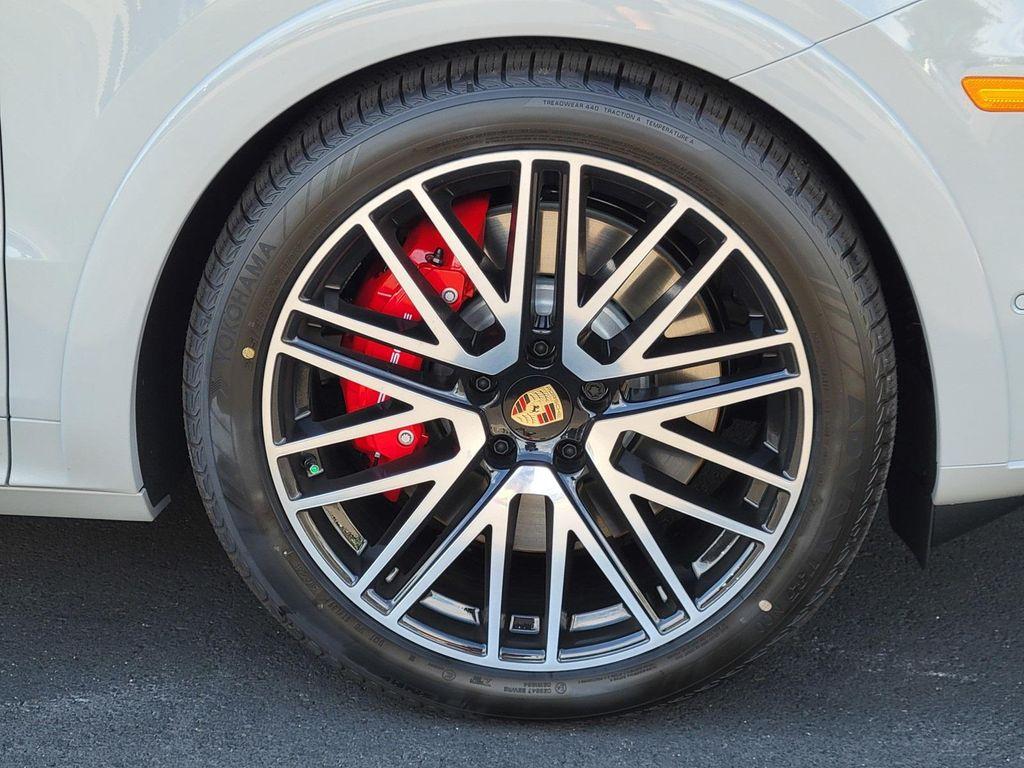 new 2025 Porsche Cayenne car, priced at $159,795