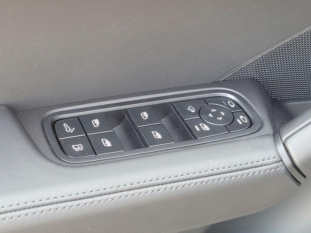 new 2025 Porsche Cayenne car, priced at $190,685