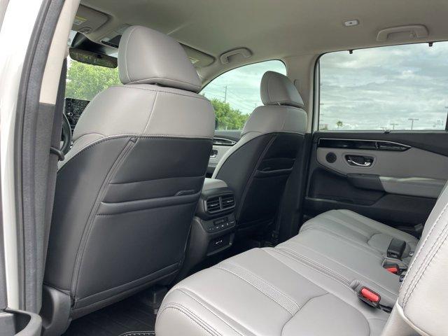 new 2025 Honda Pilot car, priced at $45,191