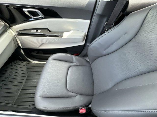 used 2024 Kia Carnival car, priced at $35,070