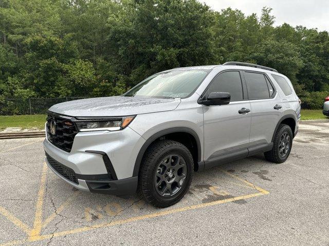 new 2025 Honda Pilot car, priced at $48,035