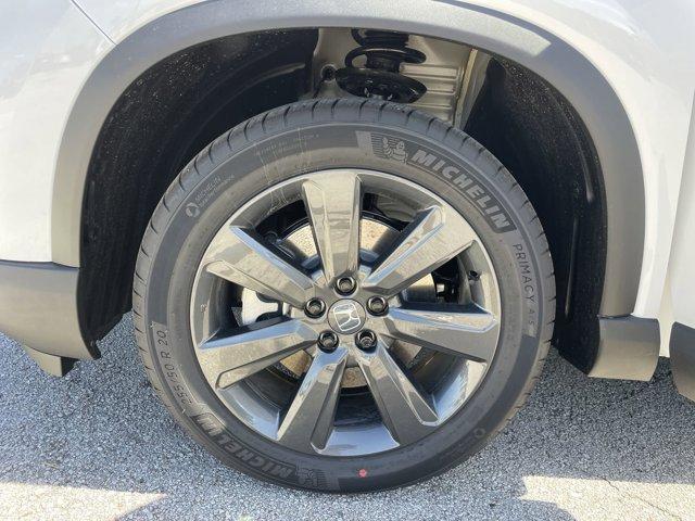 new 2025 Honda Pilot car, priced at $42,452