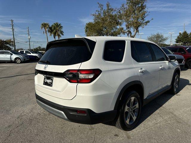 new 2025 Honda Pilot car, priced at $45,601