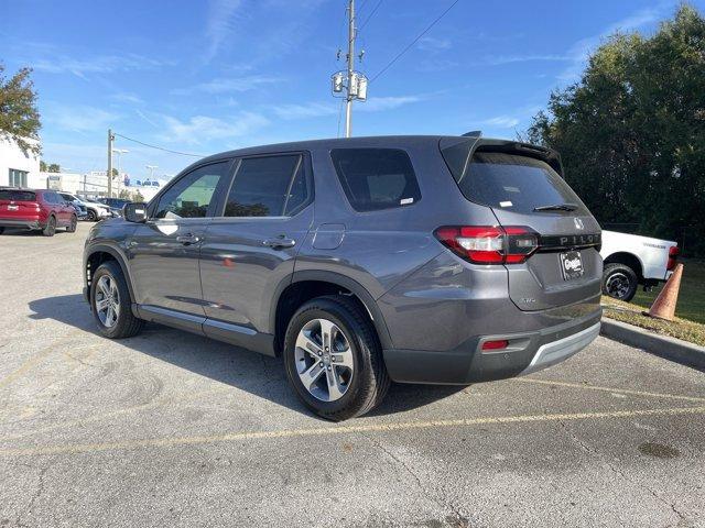 new 2025 Honda Pilot car, priced at $45,119