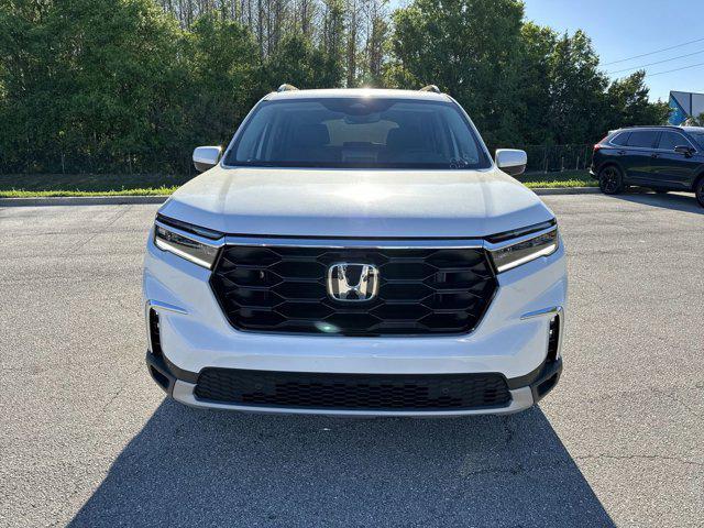 new 2025 Honda Pilot car, priced at $46,280