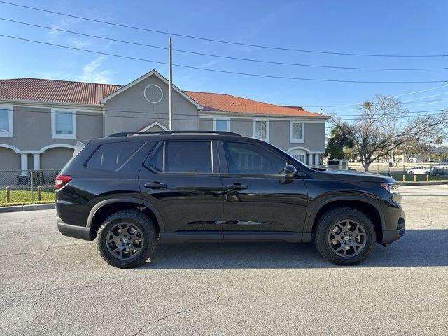 new 2025 Honda Pilot car, priced at $48,090