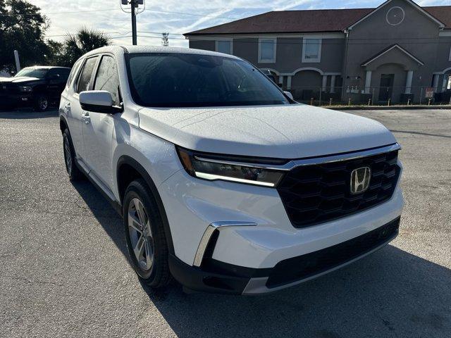 new 2025 Honda Pilot car, priced at $45,546