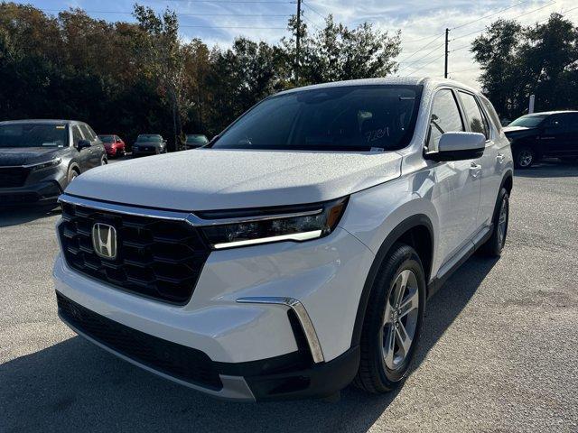 new 2025 Honda Pilot car, priced at $45,546