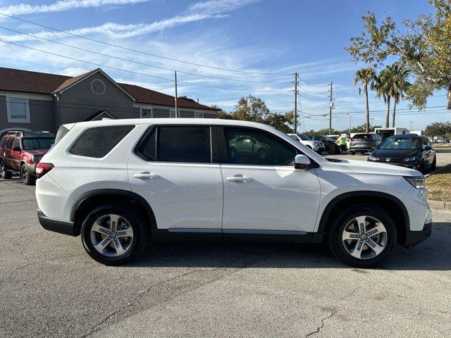 new 2025 Honda Pilot car, priced at $45,546