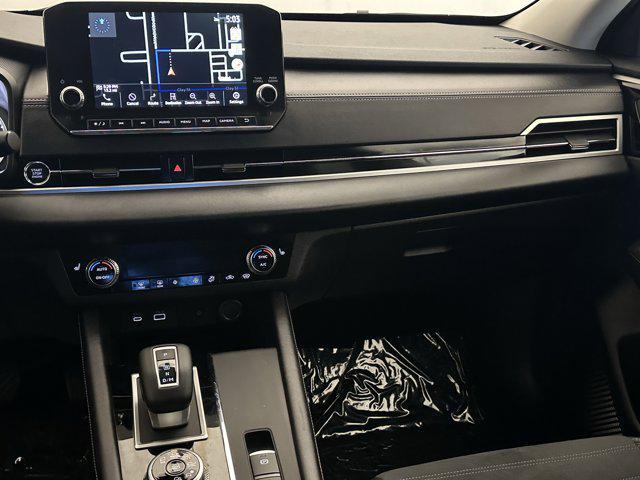used 2024 Mitsubishi Outlander car, priced at $29,028