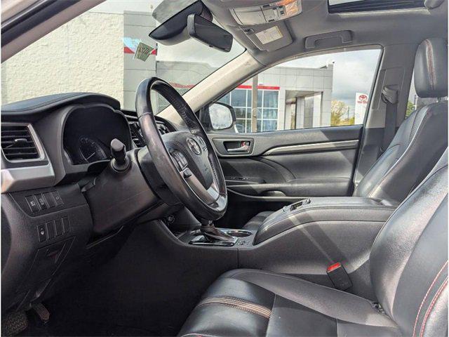 used 2019 Toyota Highlander car, priced at $21,362