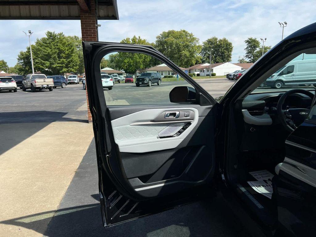 new 2025 Ford Explorer car, priced at $61,800