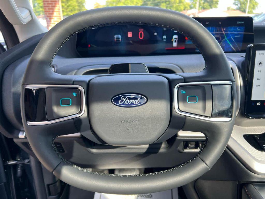 new 2025 Ford Expedition Max car, priced at $75,385