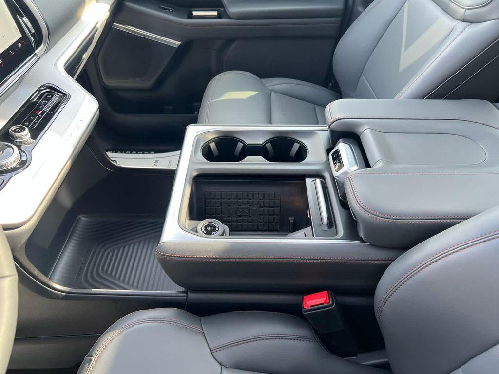 new 2025 Ford Expedition Max car, priced at $75,385