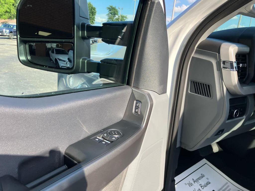 new 2025 Ford F-350 car, priced at $58,955