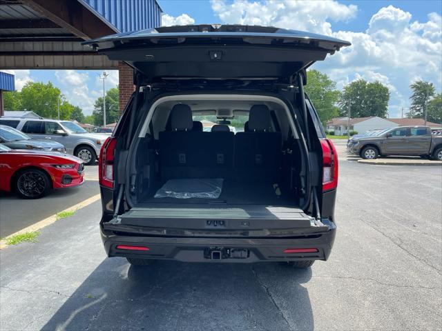 new 2025 Ford Expedition Max car, priced at $70,195