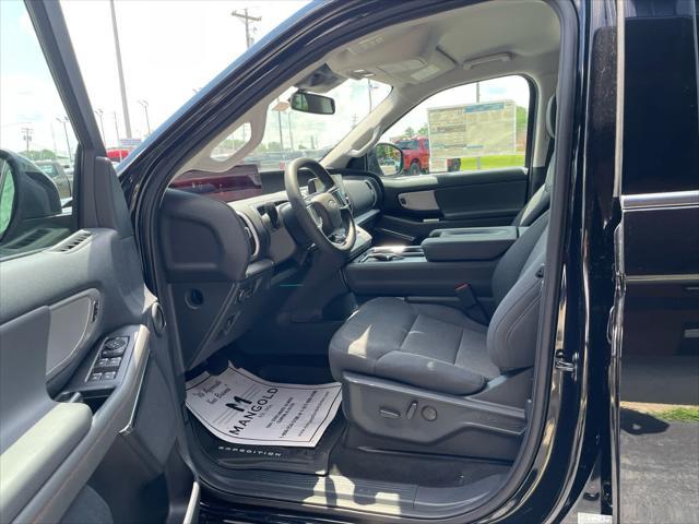 new 2025 Ford Expedition Max car, priced at $70,195