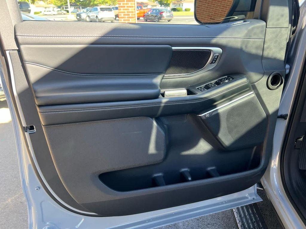 new 2025 Ford Expedition car, priced at $86,225