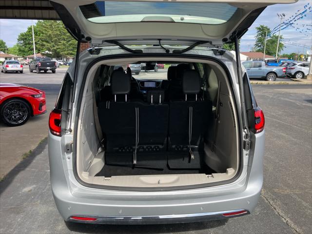 used 2024 Chrysler Pacifica Hybrid car, priced at $32,485