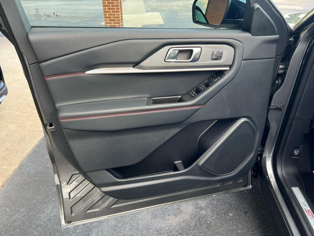 new 2025 Ford Explorer car, priced at $53,730