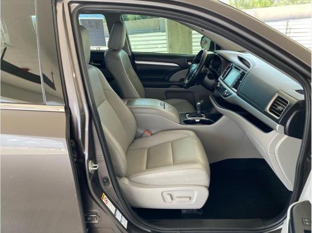 used 2019 Toyota Highlander Hybrid car, priced at $31,990