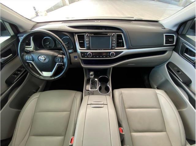 used 2019 Toyota Highlander Hybrid car, priced at $31,990