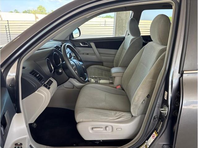 used 2011 Toyota Highlander car, priced at $14,990