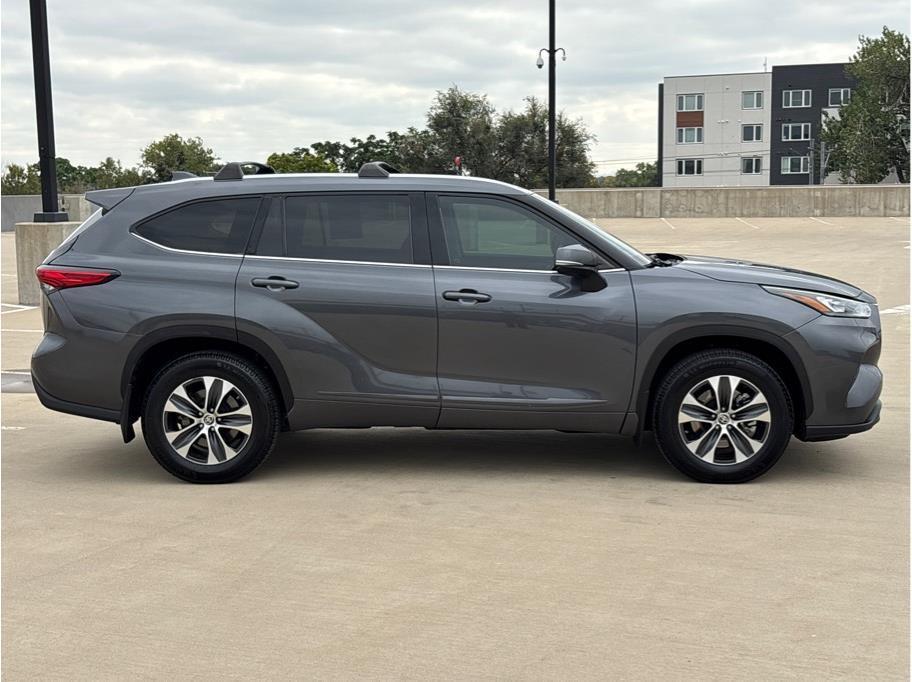 used 2020 Toyota Highlander car, priced at $24,990