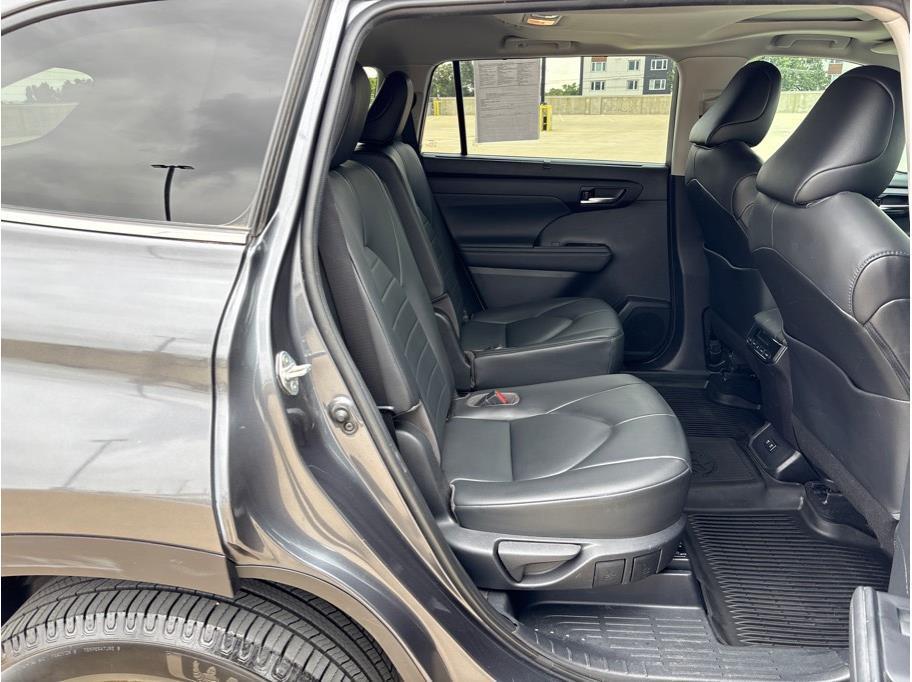 used 2020 Toyota Highlander car, priced at $24,990