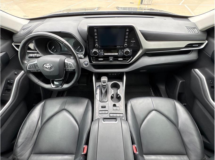 used 2020 Toyota Highlander car, priced at $24,990