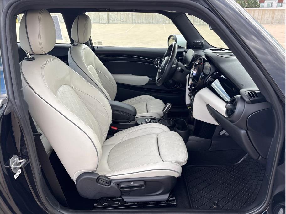 used 2024 MINI Hardtop car, priced at $22,490