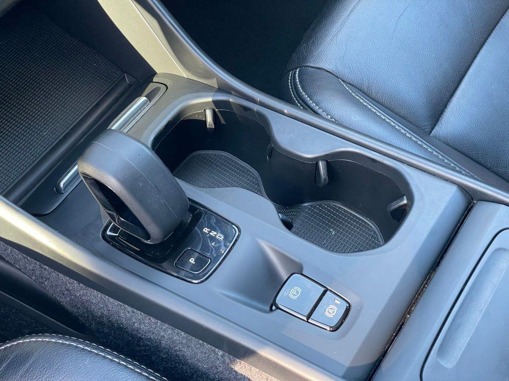 used 2022 Volvo XC40 car, priced at $19,936