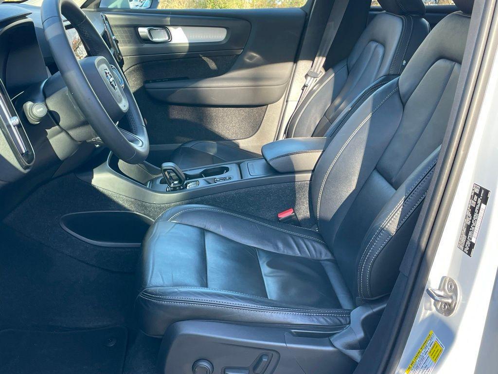 used 2022 Volvo XC40 car, priced at $19,936