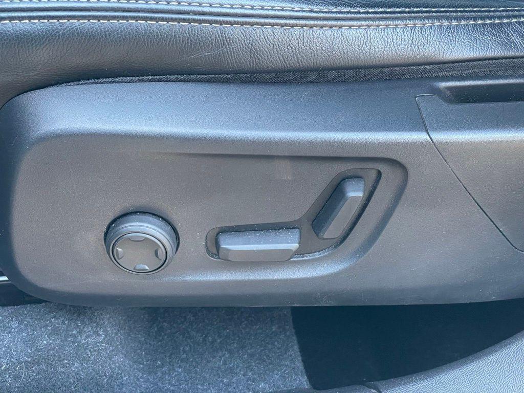 used 2022 Volvo XC40 car, priced at $19,936