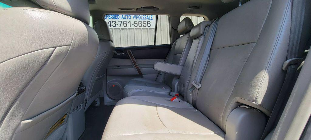 used 2013 Toyota Highlander car, priced at $11,500