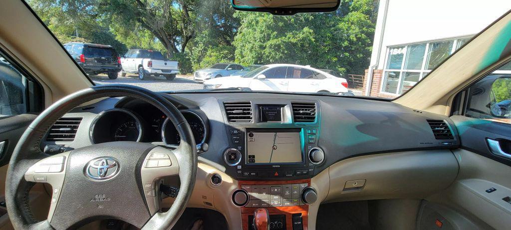 used 2008 Toyota Highlander car, priced at $10,990