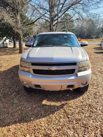 used 2009 Chevrolet Avalanche car, priced at $7,997