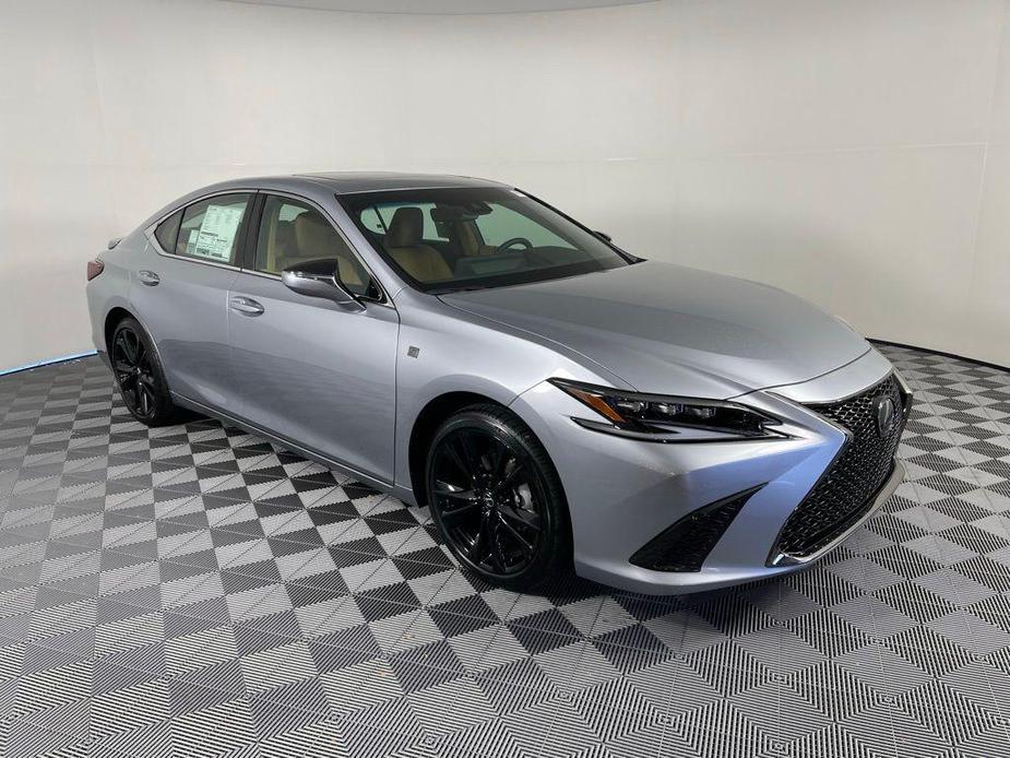 new 2025 Lexus ES 300h car, priced at $53,024