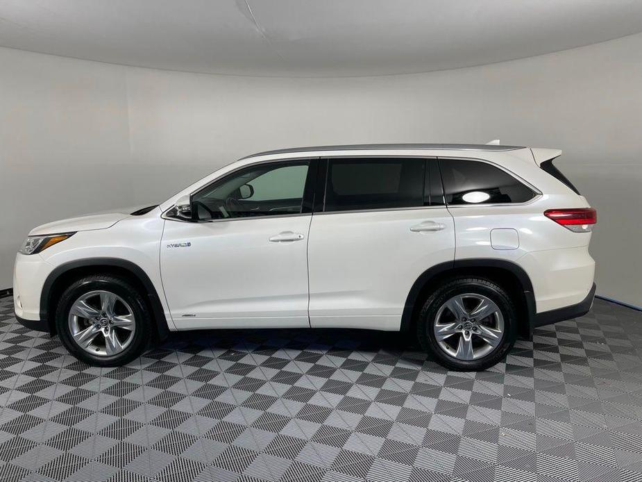 used 2019 Toyota Highlander Hybrid car, priced at $31,763