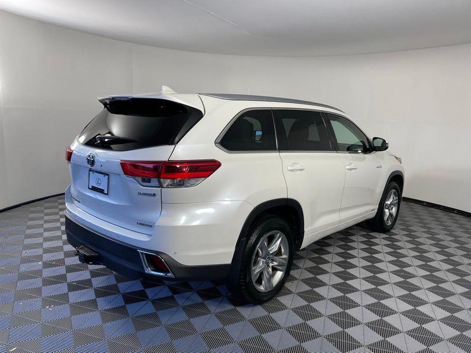 used 2019 Toyota Highlander Hybrid car, priced at $31,763