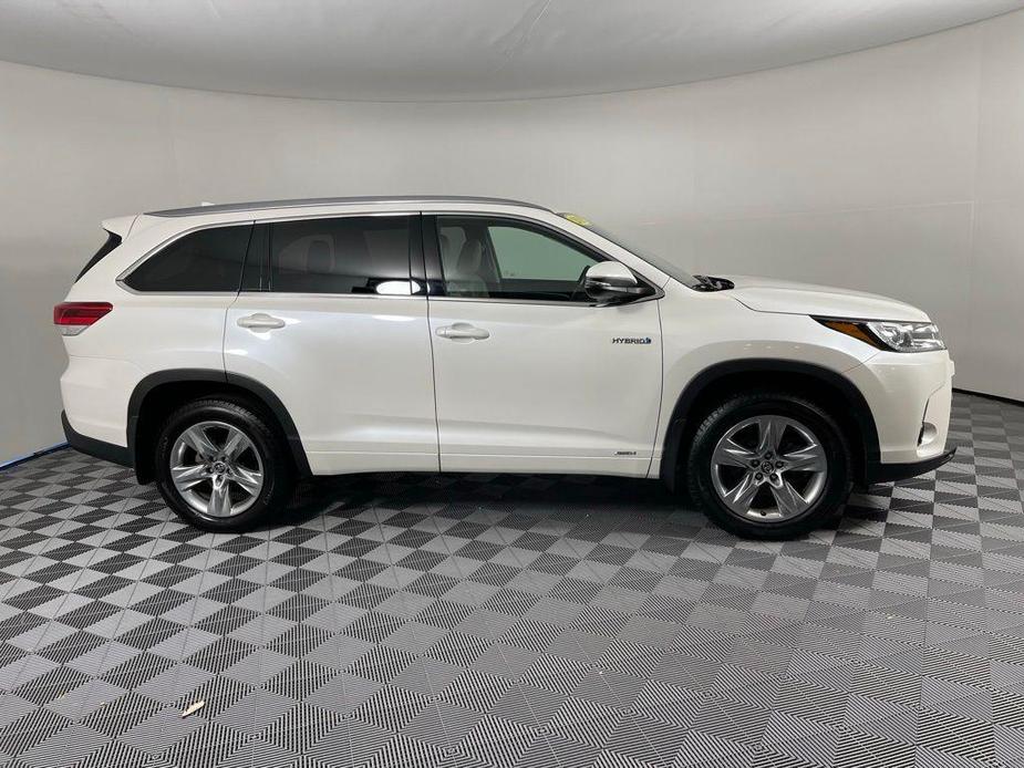 used 2019 Toyota Highlander Hybrid car, priced at $31,763