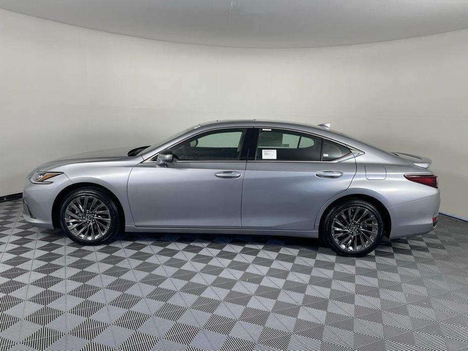 new 2025 Lexus ES 300h car, priced at $55,834