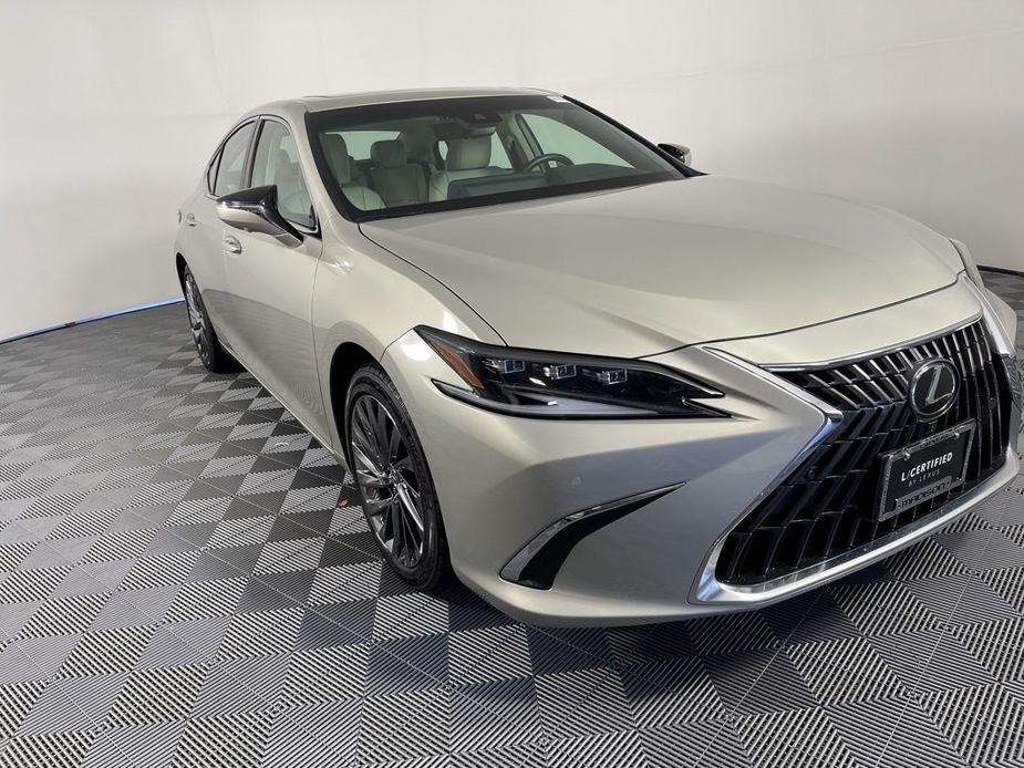 used 2024 Lexus ES 300h car, priced at $47,998