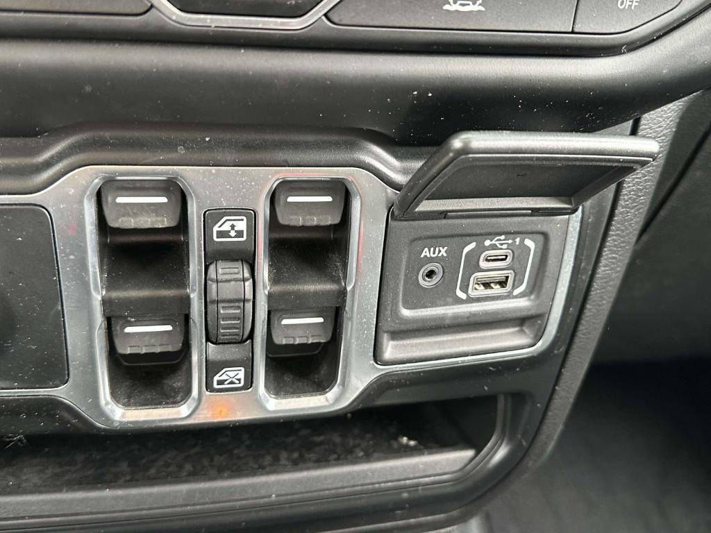used 2022 Jeep Wrangler Unlimited car, priced at $35,295