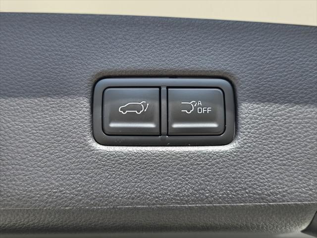new 2025 Kia Carnival Hybrid car, priced at $55,255