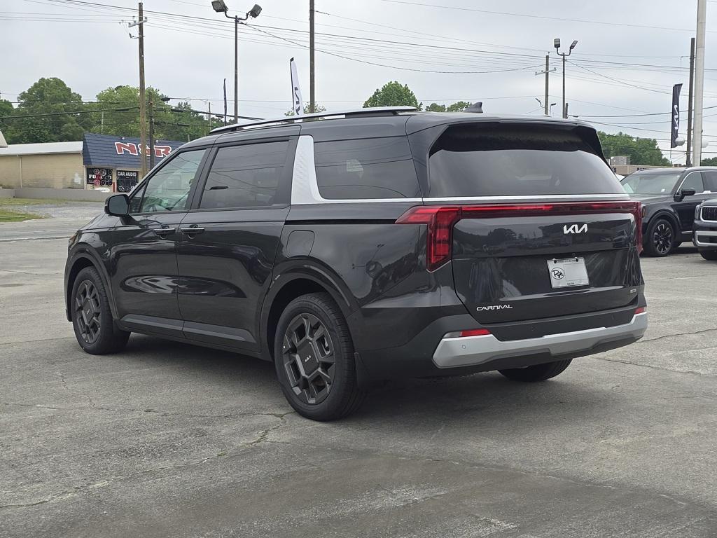 new 2025 Kia Carnival Hybrid car