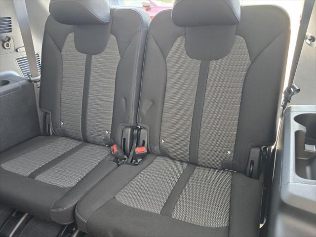 new 2025 Kia Sorento car, priced at $32,900