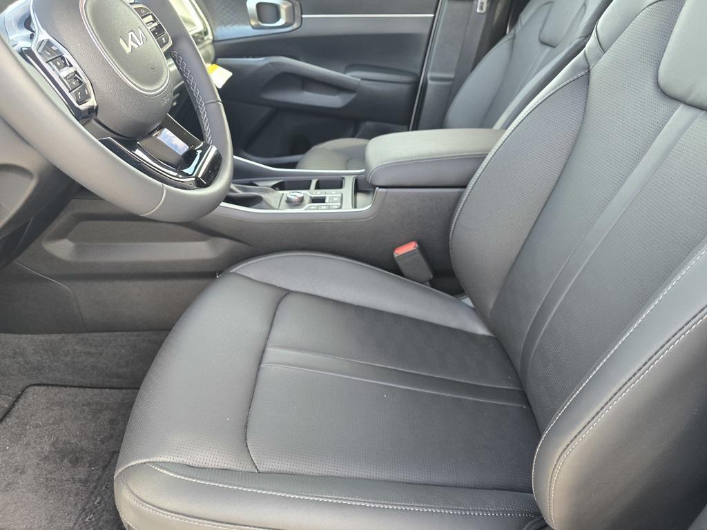 new 2025 Kia Sorento car, priced at $35,005